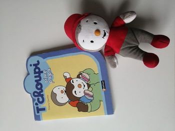 t'choupi livre + peluche