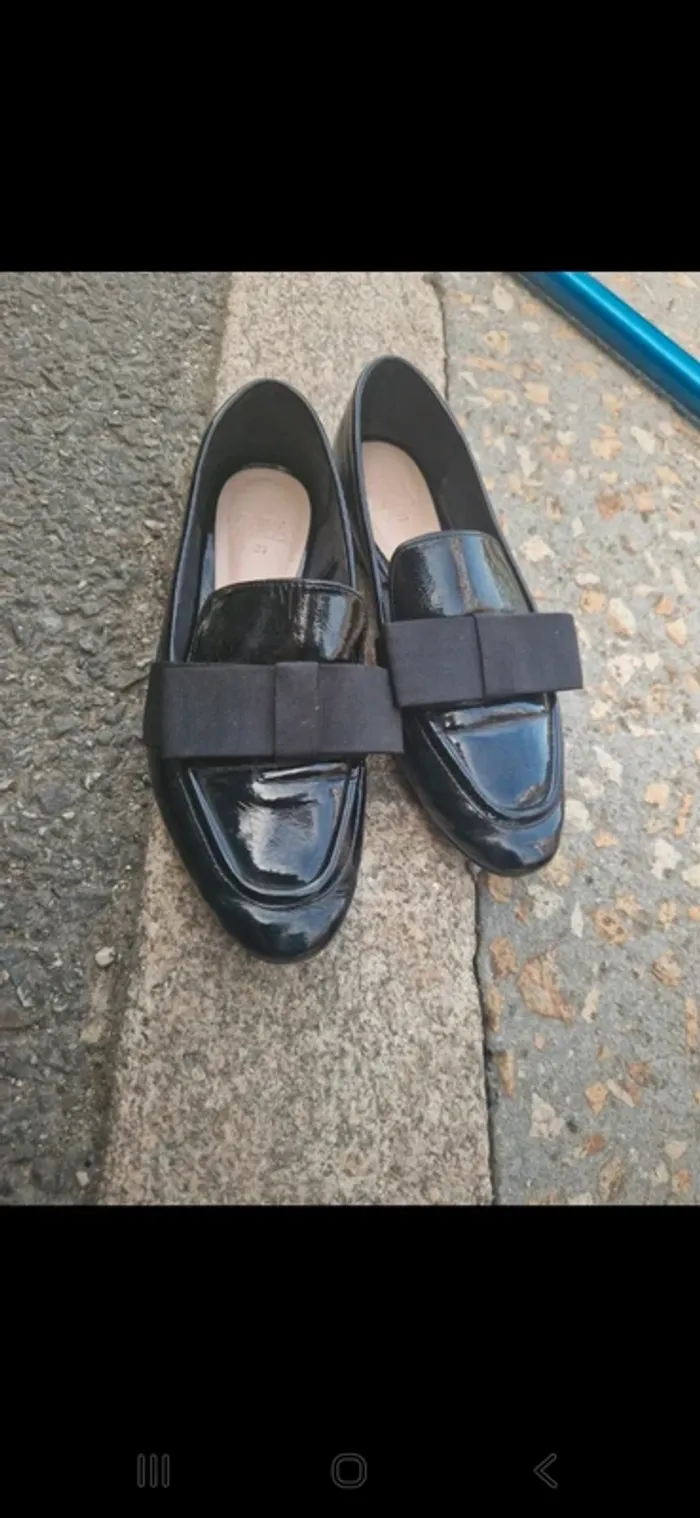 Beau mocassin noir zara taille 35 tres bon etat