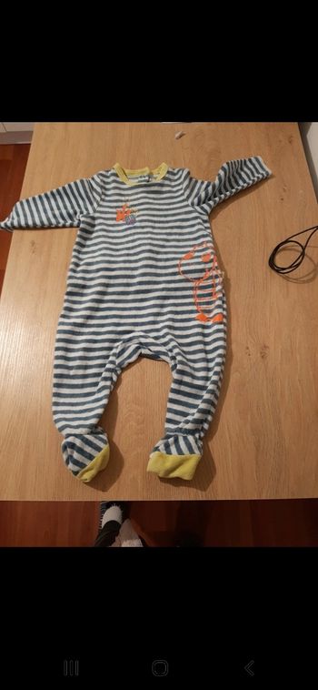 Pyjama taille 12 mois