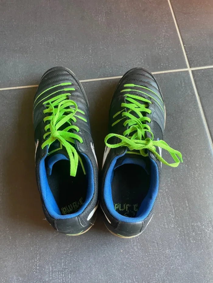 Chaussures foot salle - photo numéro 3