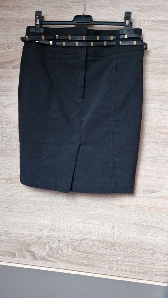 Jupe avec ceinture. - photo numéro 2