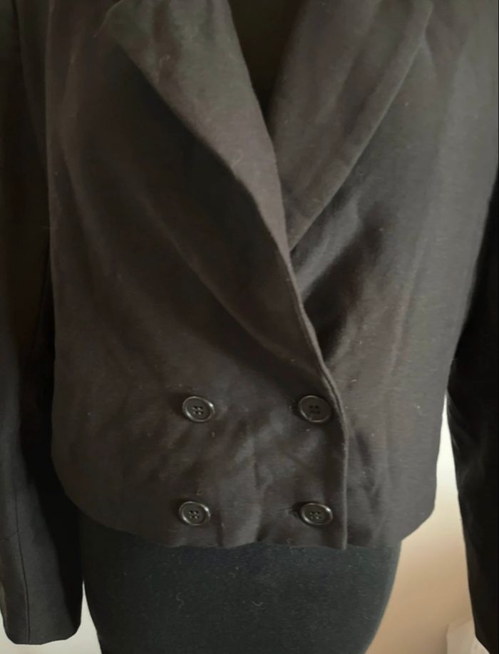 Blazer noir taille M de chez Kiabi en très bon état - photo numéro 2