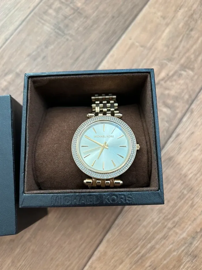 Montre Michael Kors.