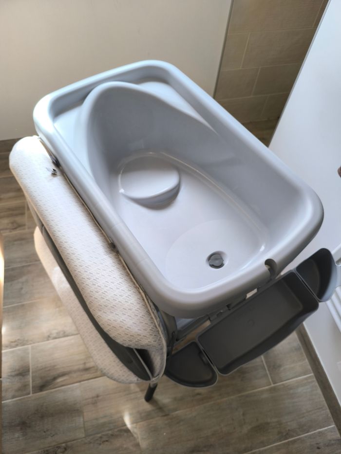 Baignoire / table à langer - photo numéro 5