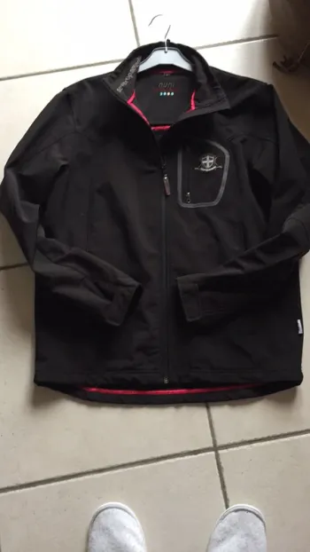 Veste Nuni