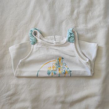 Débardeur bébé Obaïbi 3 mois blanc motif été palmiers