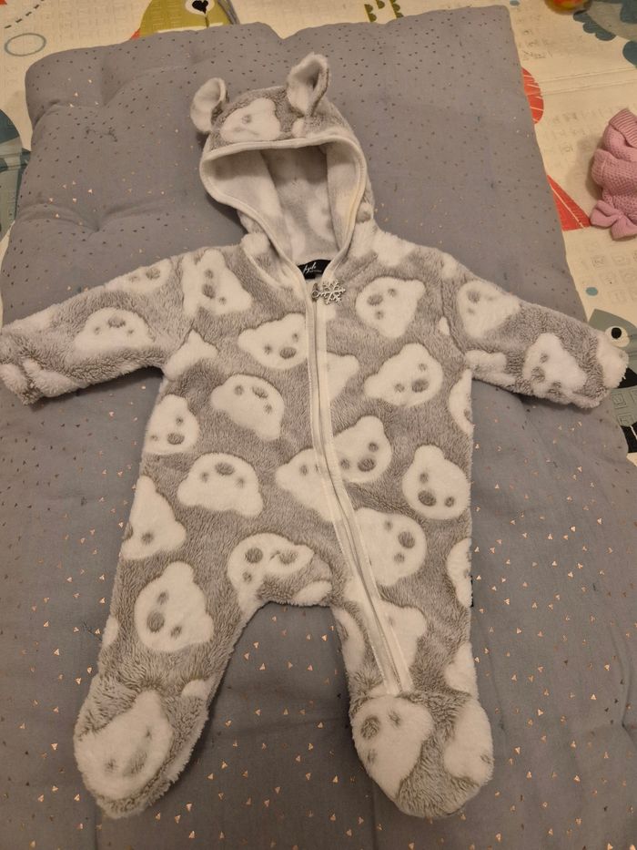 Combinaison polaire
Taille 3 mois / 62 cm