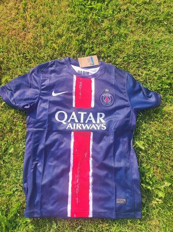 Tes shirt paris