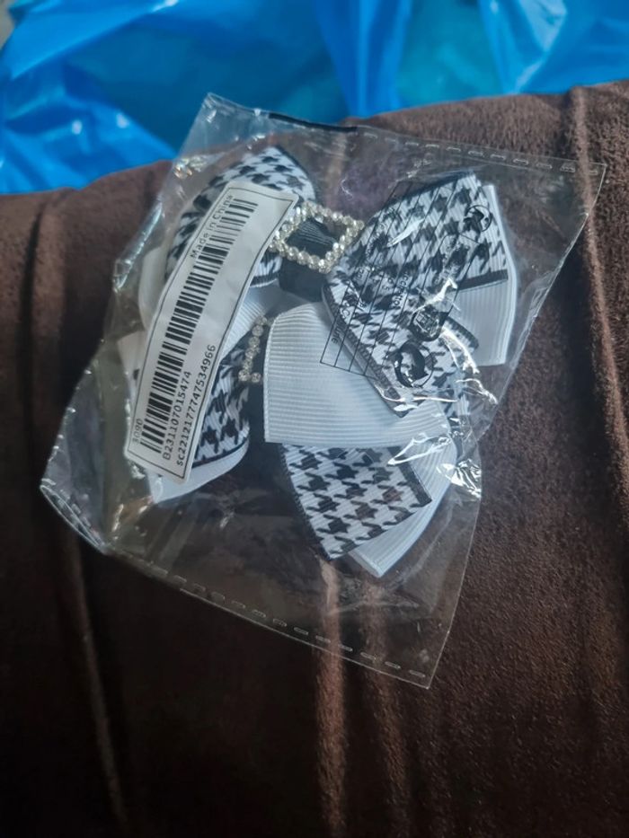 Lot de deux pinces à cheveux, barrettes