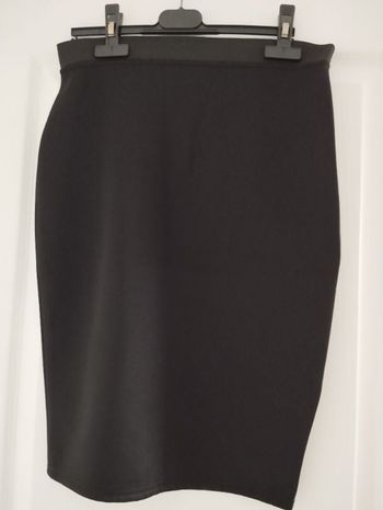 Jupe mi-longue effet satiné