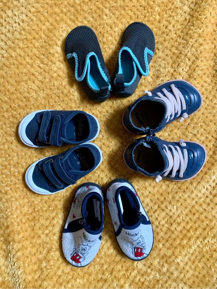 Lot chaussures taille 20