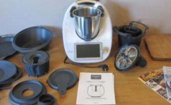 Thermomix TM6 blanc +2ème bol+ accessoires le tout en parfait état aucun défaut quelconque