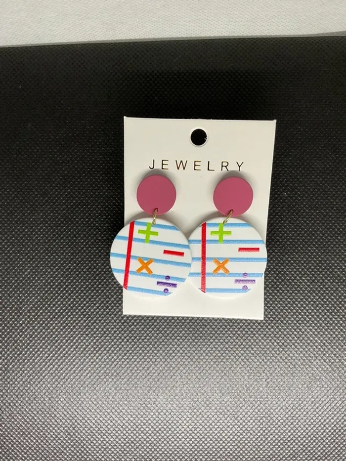 Boucles d’oreilles « maîtresse » n°30 neuve