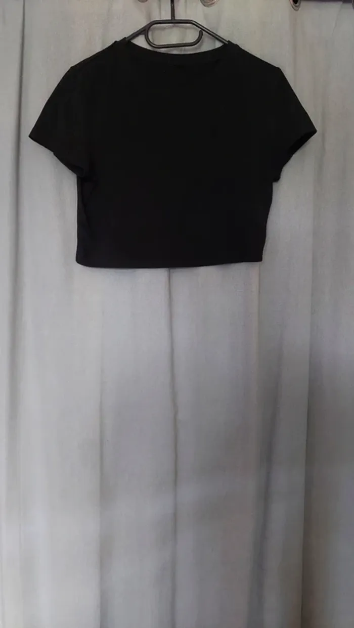 T-shirt noir basique – Taille M – Parfait état - shein - photo numéro 2