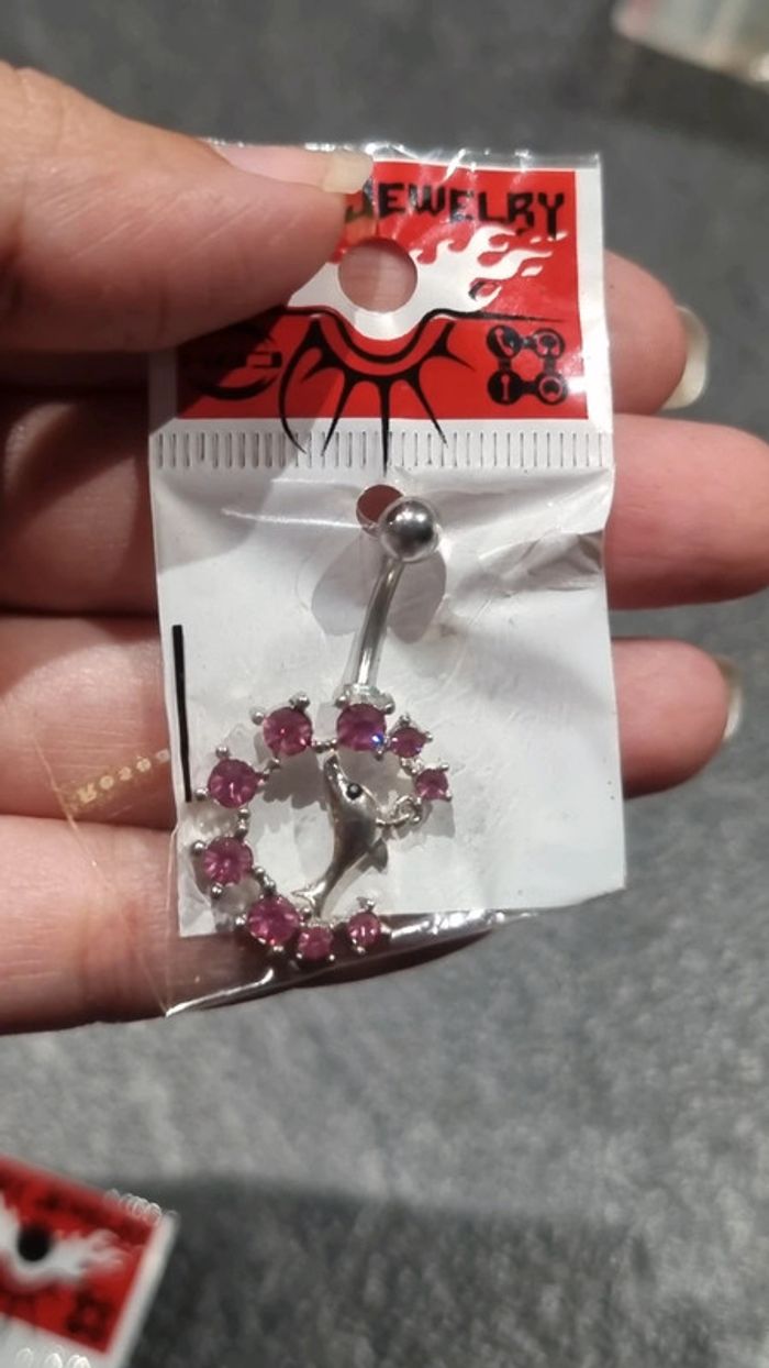 Piercing rose dauphin - photo numéro 2