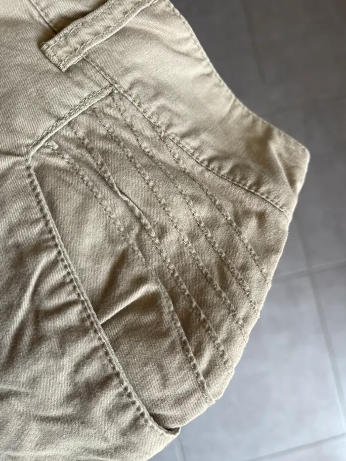 Short kaki clair taille 42 - photo numéro 4