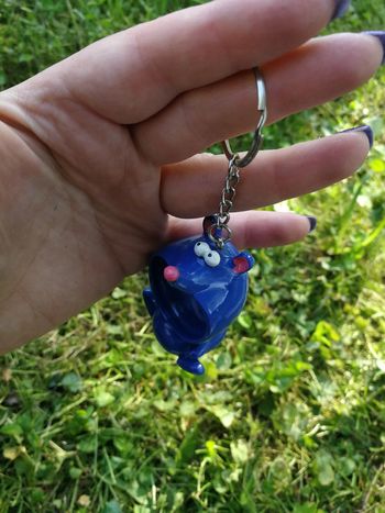 Breloque souris bleu