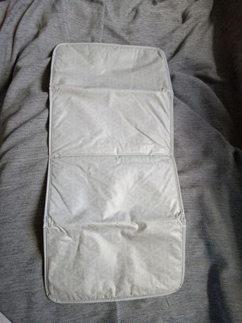 Matelas transportable pour changer les bébés pliable