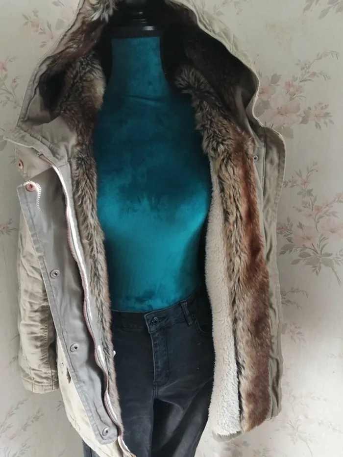 Manteau à capuche beige / kaki fourré avec poches / only / (M) - photo numéro 6