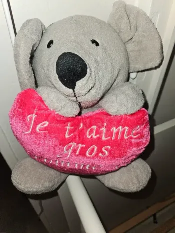 Grosse peluche souris je t'aime gros comme ça