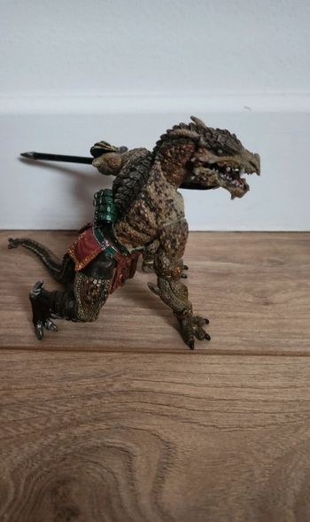 Figurine