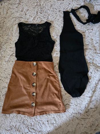 Lot XS Jupe + 2 Bodies