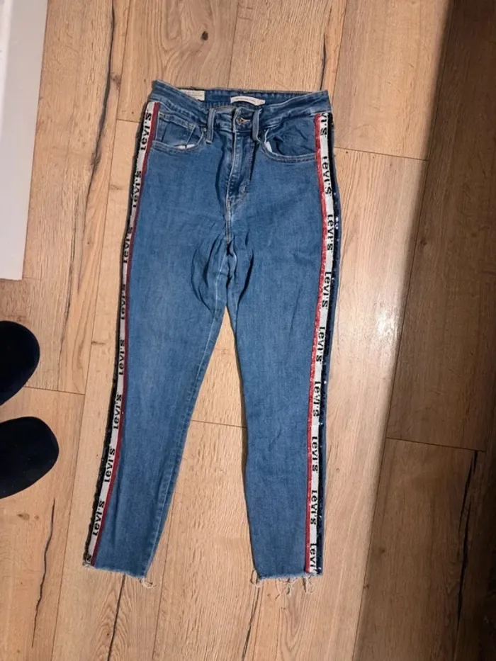 Jean levis high rise skinny W27 bleu
