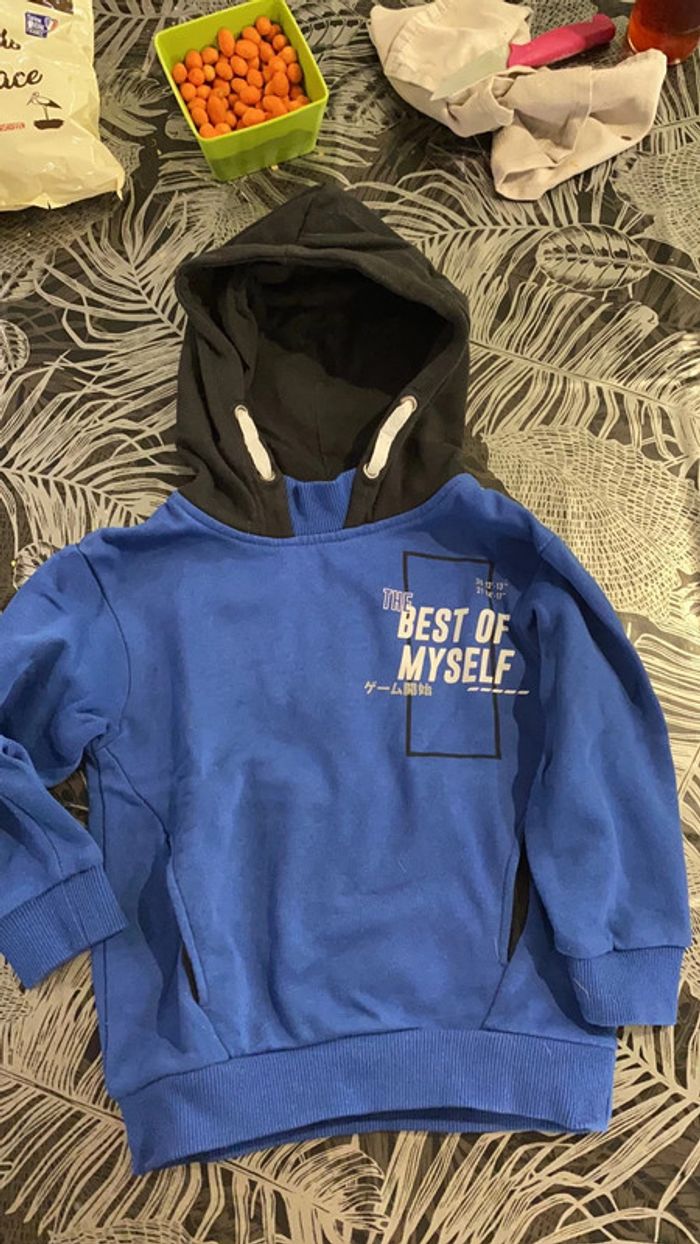Pull à capuche garçon