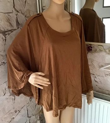 Poncho taille L se porte sur les épaules marque Me&i