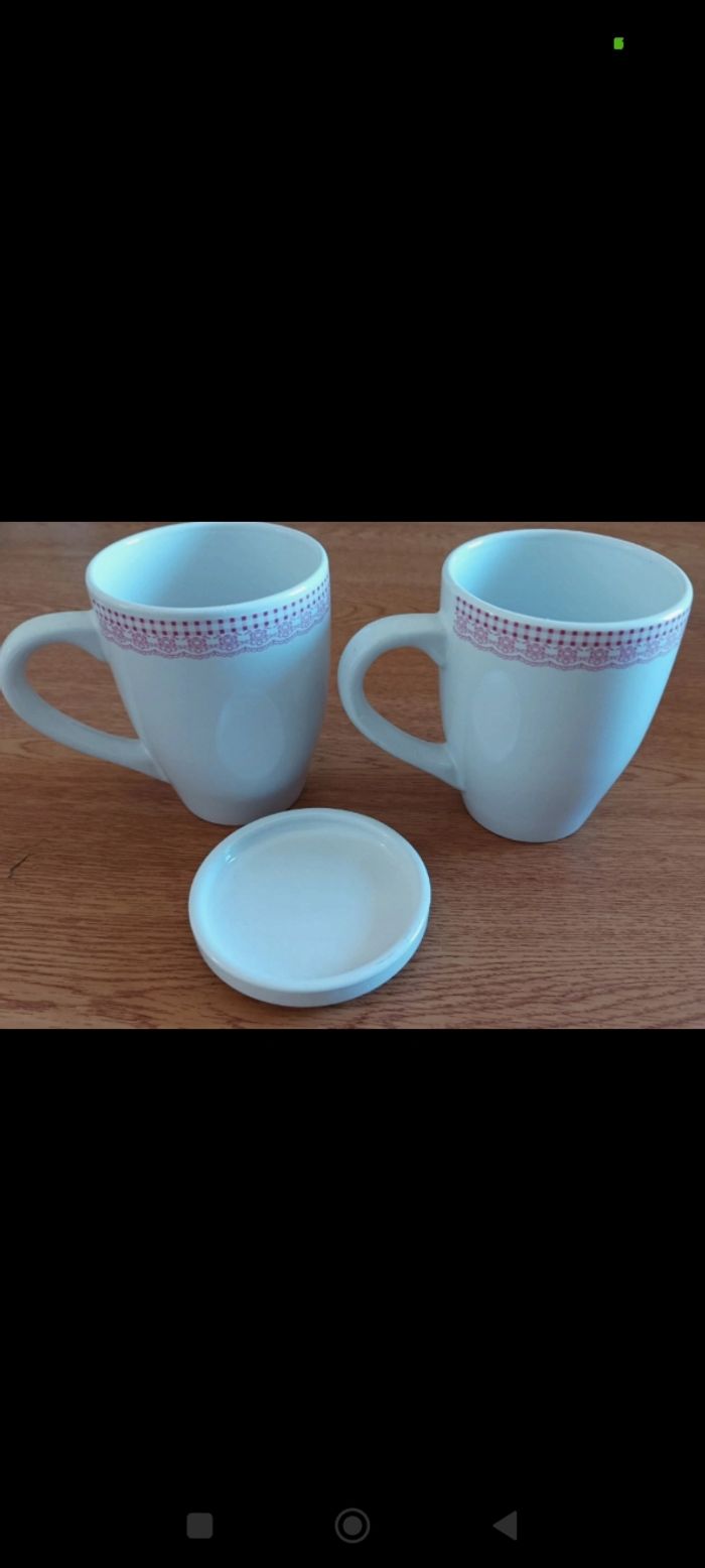 Sucrier et ses tasses en porcelaine - photo numéro 7