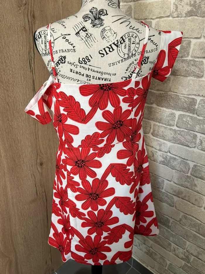 Robe blanche et rouge taille M - photo numéro 5