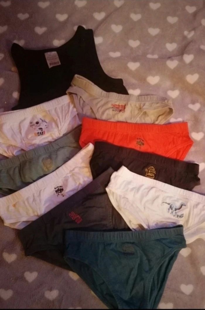 Lot 10 articles sous-vêtements garçon 10 ans