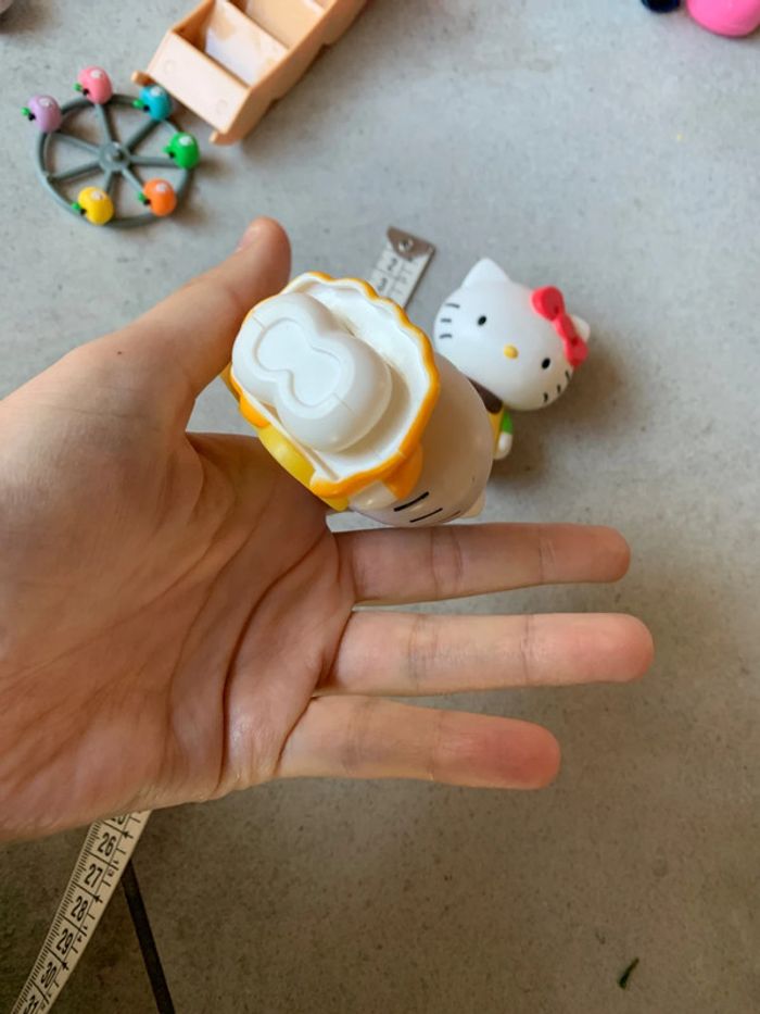 Lot sanrio hello kitty figurine Guitar robe - photo numéro 4