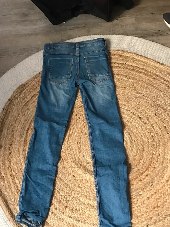 2 jeans et 3 tee-shirts - photo numéro 15