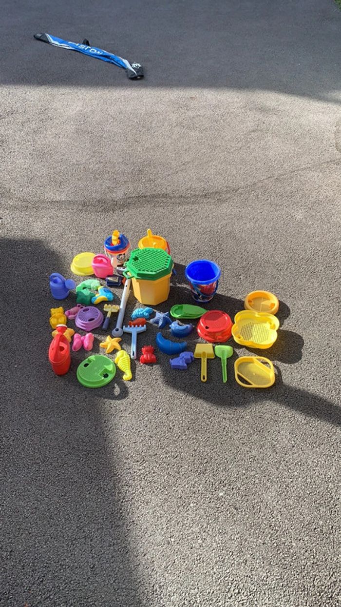 Lot de jouets de plage