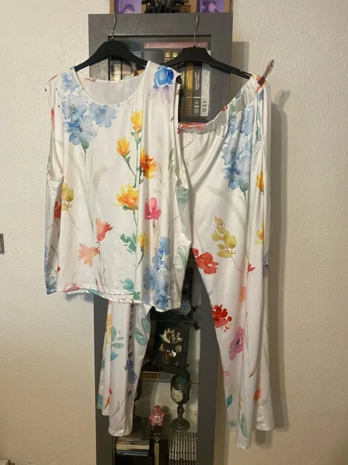 superbe ensemble débardeur pantalon été taille 5xl neuf