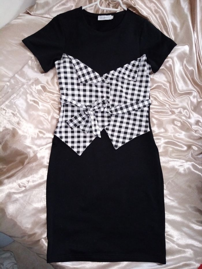 Robe fille 14 ans très bon état