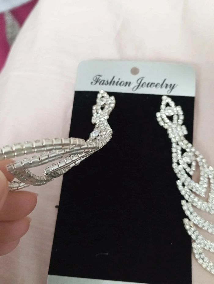 Paire de boucles d'oreilles neuves - photo numéro 4
