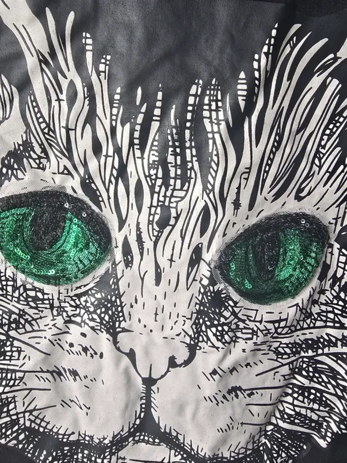 Tee-shirt femme noir avec joli imprimé chat - photo numéro 2