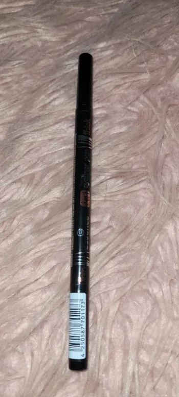 Eye-liner essence