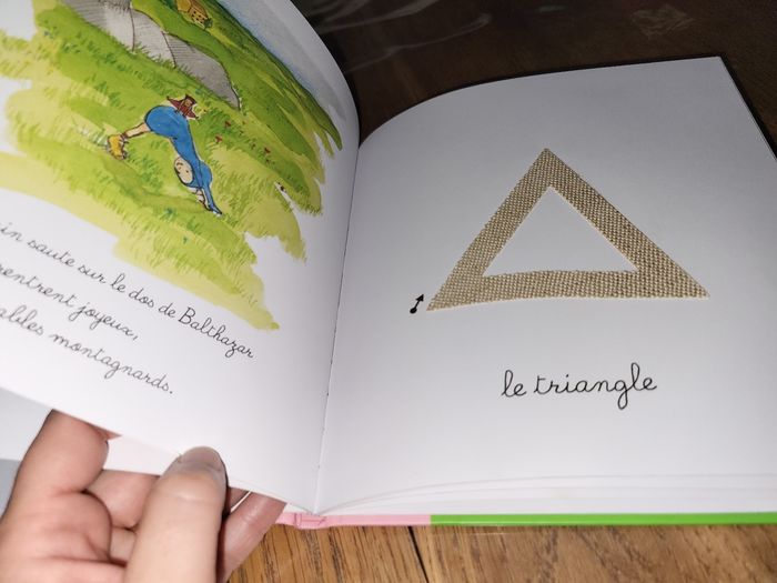 Livre à toucher les formes géométrique - photo numéro 7