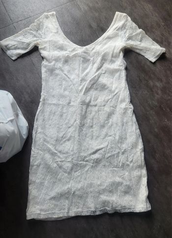 Robe dentelle blanc cassé