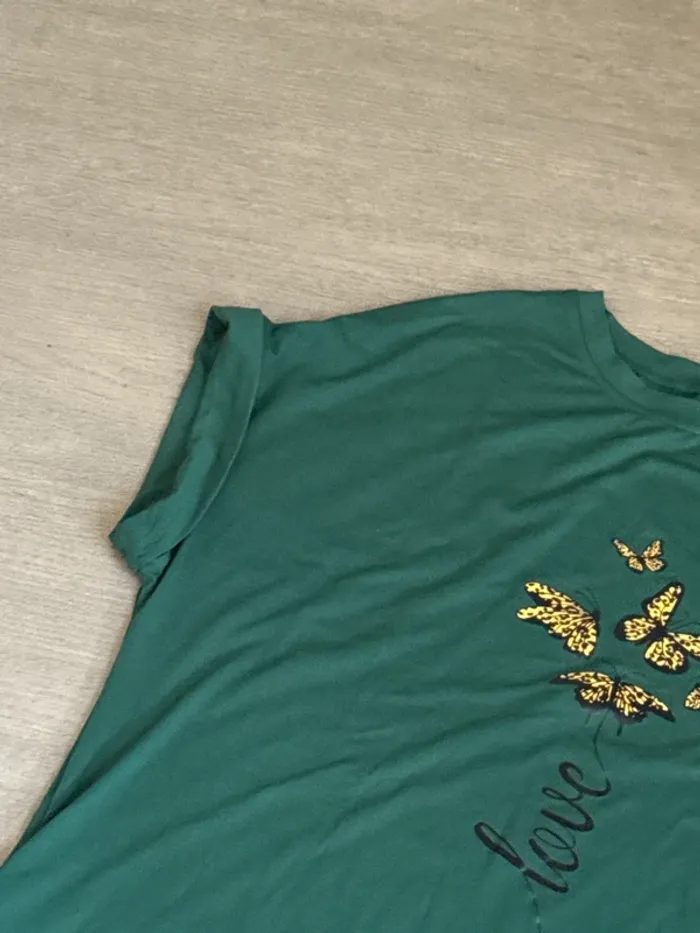 T-shirt ou robe avec poche vert taille L - photo numéro 4