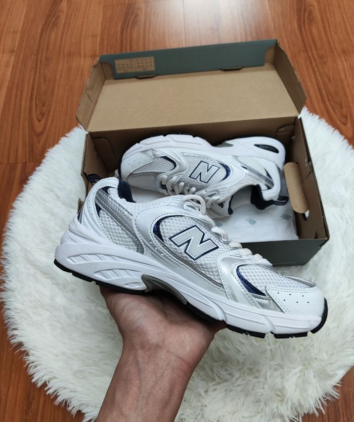 Originais New Balance 530 White Silver Navy Taille 42.5 - photo numéro 2
