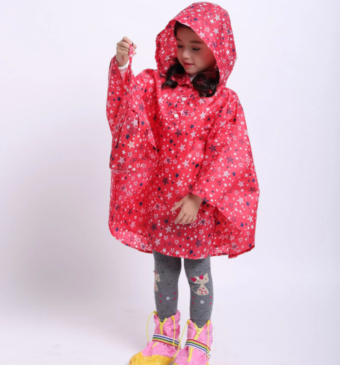 Poncho à capuche imperméable framboise avec des étoiles blanches et bleues marine - photo numéro 1