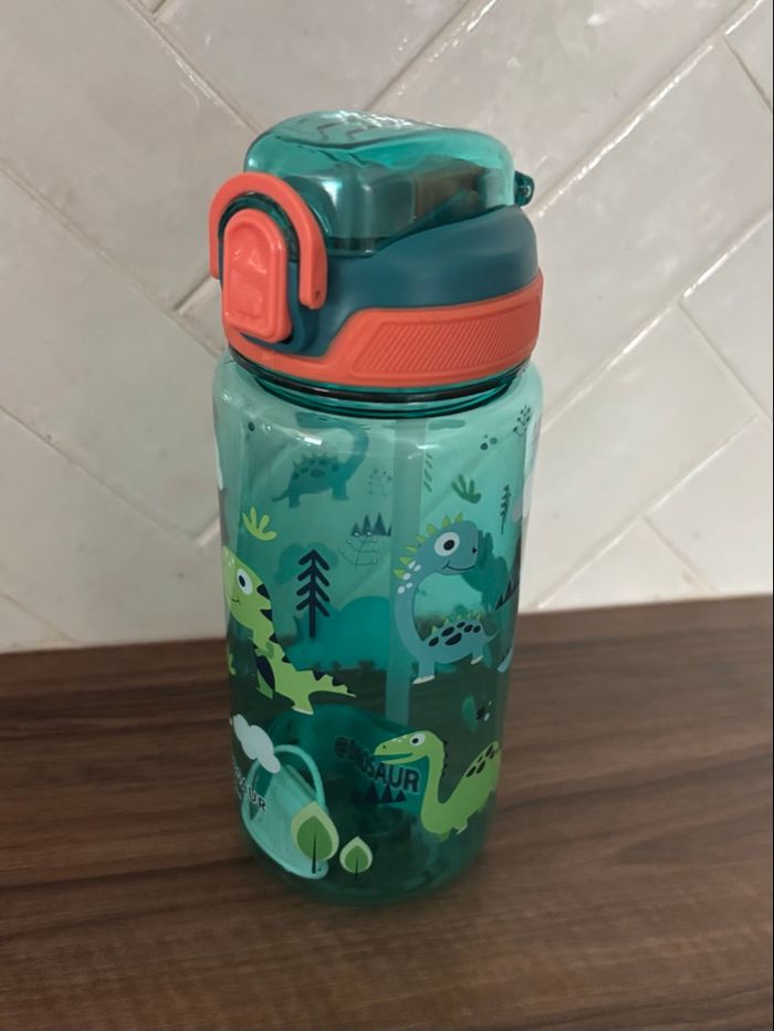 Gourde pour enfant neuve - photo numéro 2