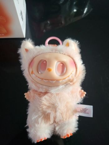 Petite peluche monstre orange