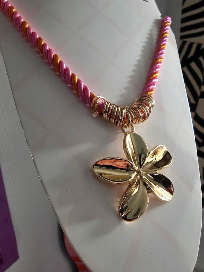 Collier fleur - photo numéro 2