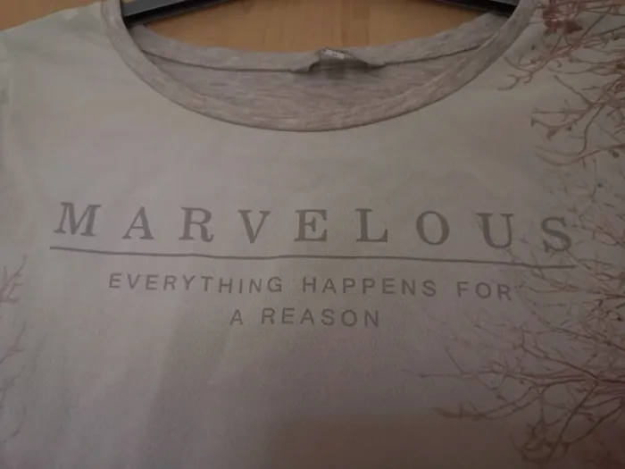 Magnifique Tee-shirt longues manches taille m. - photo numéro 2