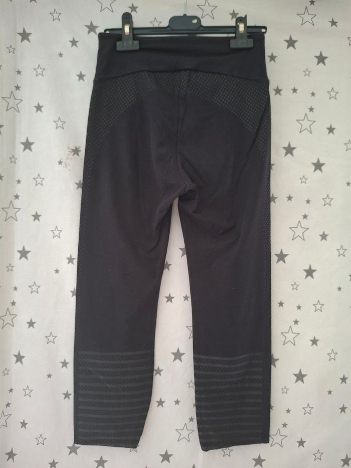 Pantalon sport taille élastique 12 ans Décathlon 
Très bon état ni trous ni tache - photo numéro 5